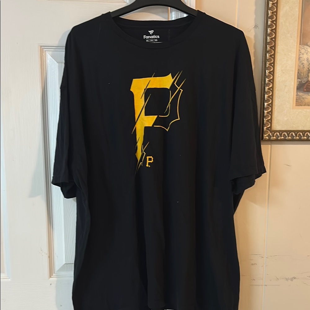 Fanatics Black and Gold Short Sleeve Tee with Stylized Logo